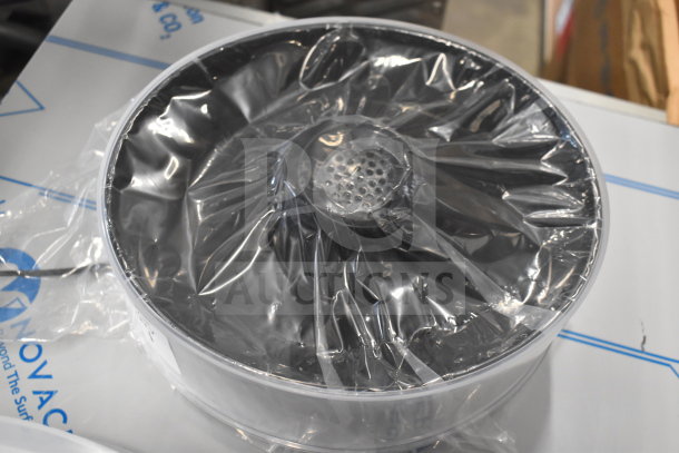 BRAND NEW Aroma AFS-188 5 Quart Food Steamer in original packaging, scratch and dent condition, 120V, 1 Phase.