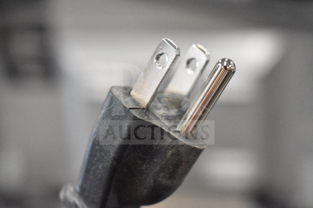Close-up of the power plug for the Avantco 177CU100ETL coffee urn, 120 volts, 1 phase.