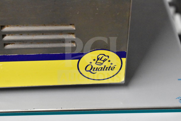 Adcraft FW-1200WF countertop food warmer, 120 volts, 1 phase, metal finish, "Qualité" label visible, minor wear.