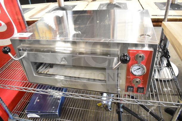 Avantco 177DPO18S commercial countertop pizza oven, stainless steel, 120V, single deck, brand new with slight scratches.