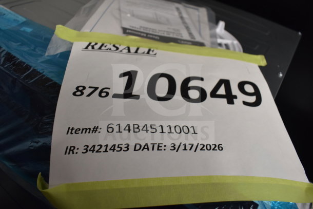 BRAND NEW SCRATCH AND DENT Pitco® B4511001 Rack, suitcase support with visible tag: Item# 614B4511001, resale label.