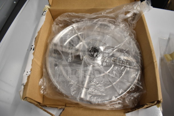 2 new scratch and dent items in box: Vollrath XSTA0001 stove element and AvaMix 177CJUL516 cutting disc.