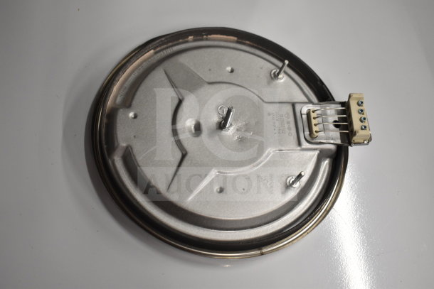 Vollrath XSTA0001 stove heating element, model 936XSTA0001, 240V, new condition, scratch and dent item, metal build.