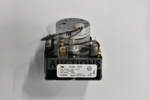 Manitowoc Ice fan motor, model 000015390, 115V, scratch and dent condition, with assembly details visible.