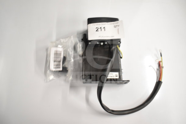 Brand new C5KP00L 1272472 unit with minor scratches and dents. Includes wiring and additional components in sealed bag.