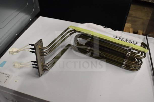 4 brand new scratch and dent items including Hatco 413X020867500, Garland HP4518356, Pitco 61450006605, shown in packaging.