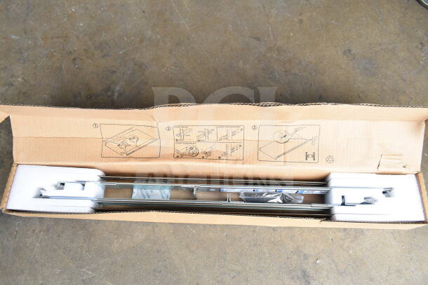DP/N 053D7M brackets in box, includes mounting instructions and protective packaging, appears new and unused.