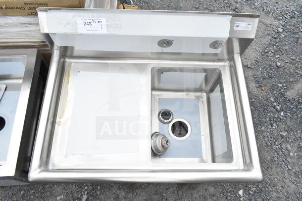 BRAND NEW SCRATCH AND DENT! KoolMore SA121610-16L3 stainless steel one-compartment sink with drainboard, 31-inch, 18 gauge.