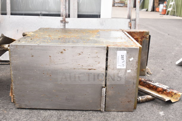 Commercial gas-powered deep fat fryer in used condition with visible rust and residue. Auction tag marked "287713 QTY."