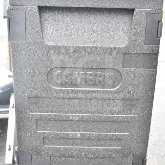 BRAND NEW Cambro black top-loading EPP insulated food pan carrier, minor scratches, strong build, embossed logo.