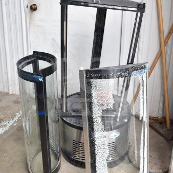 KoolMore CDUR-3C Circular Bakery Display Case, visible damage, 19 in., 110-120V, 1 Phase.