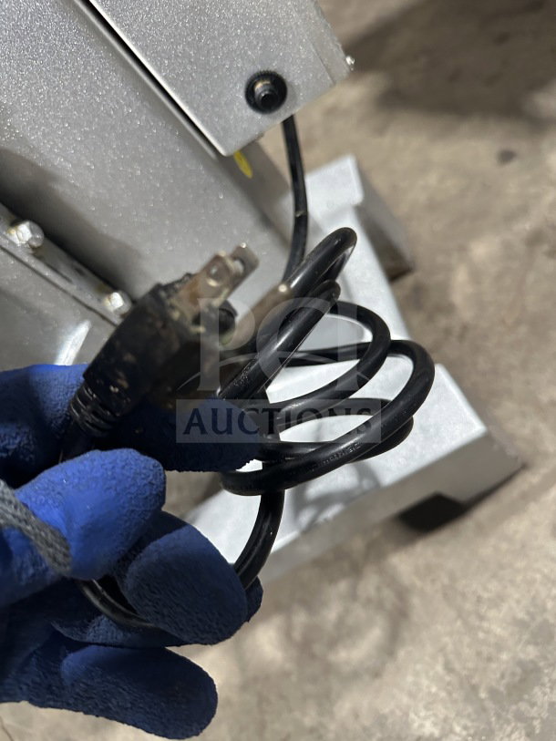 Vevor 30Qt commercial mixer cord in glove hand, model B30BT; 110V, 1 phase; used condition.