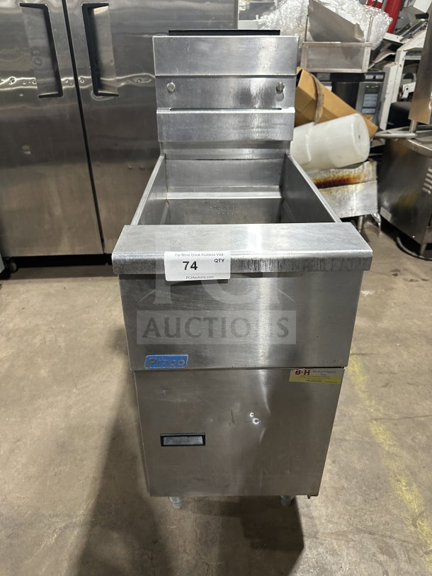 Pitco SG14 gas fryer, 40 lb capacity, stainless steel, with backsplash and legs. Serial: G16AD001098. Good condition.