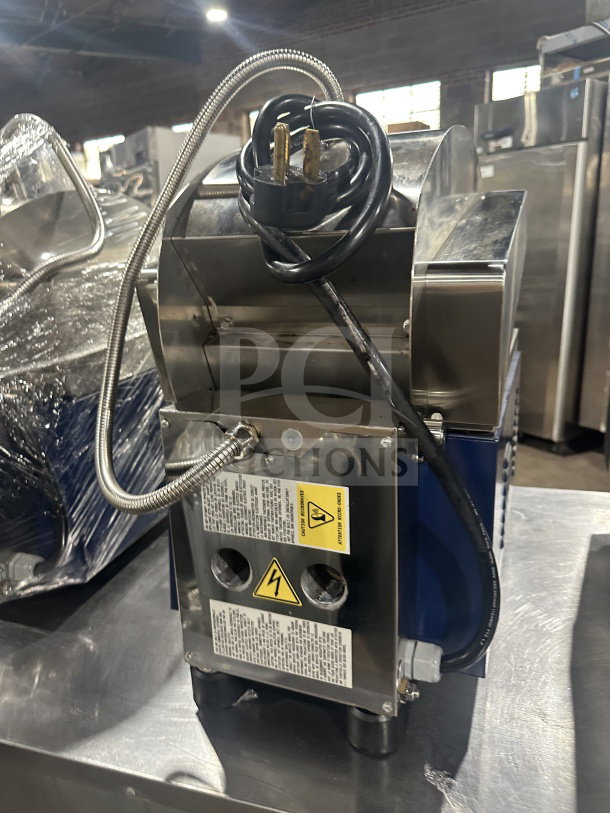 Electrolux 2016 commercial stainless steel panini press, model HSPPA1, electric 208V, 1 phase, on legs, good condition.