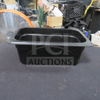1/4 Size 4 Inch Deep Black Food Storage Container, durable plastic, ideal for kitchen use, excellent condition.