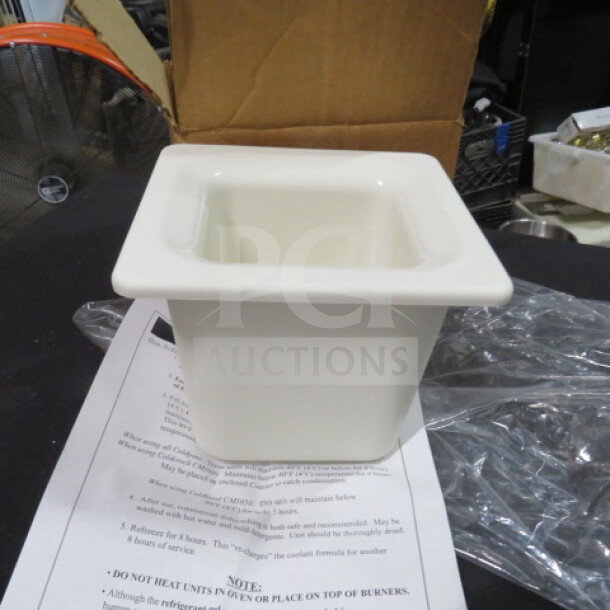 Carlisle 1/6 Size Refrigerator Container, new, white, durable plastic, ideal for food storage.