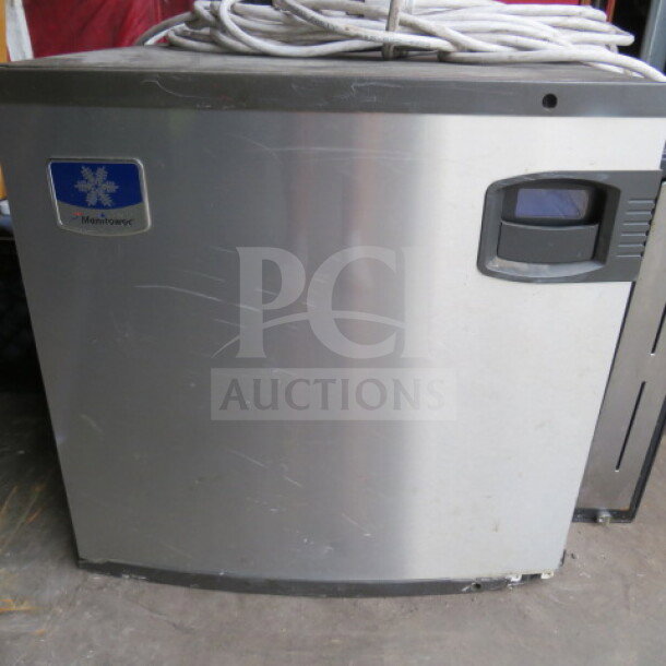 Manitowic Ice Maker IY0524A-161, 115V, stainless steel, dimensions 22"x25"x22", used condition, front view with logo.
