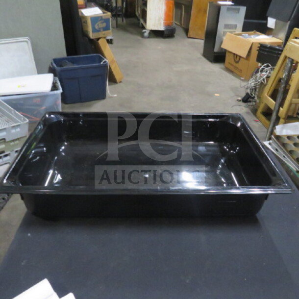 Vollrath Full Size Black Hi Heat Super Pan, Model 9004420, 4 Inch Deep, New Condition.