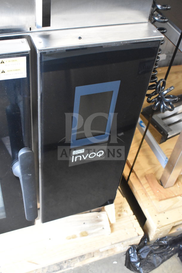 Blodgett Invoq Hybrid 6-2/1 GN commercial combi oven, electric, 2023 model, black door, scratch and dent condition.