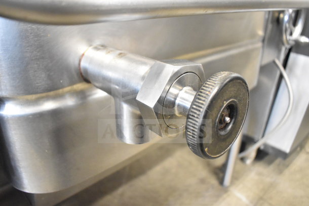 Groen commercial braising pan control knob detail. Natural gas, 104,000 BTU. Stainless steel, floor style.