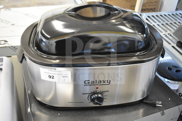 Galaxy 177ACR22SS 22 Qt. Countertop Roaster Oven, new scratch and dent, 120V, stainless steel with dial controls.