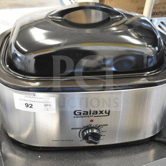 Galaxy 177ACR22SS 22 Qt. Countertop Roaster Oven, new scratch and dent, 120V, stainless steel with dial controls.