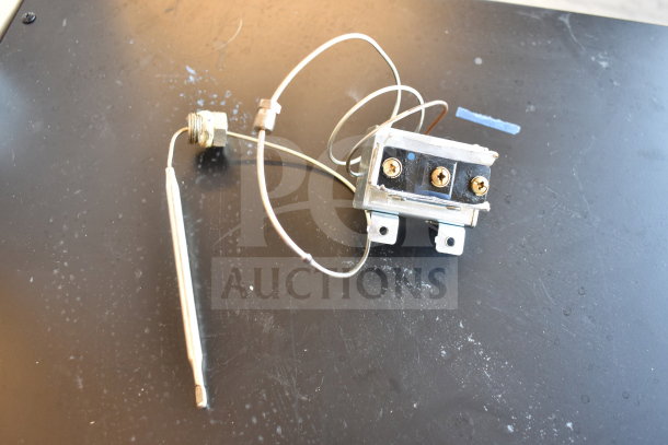 Adcraft LCCM200300000 Hi Limit device, metallic finish, with wire attachment. New, scratch and dent condition.