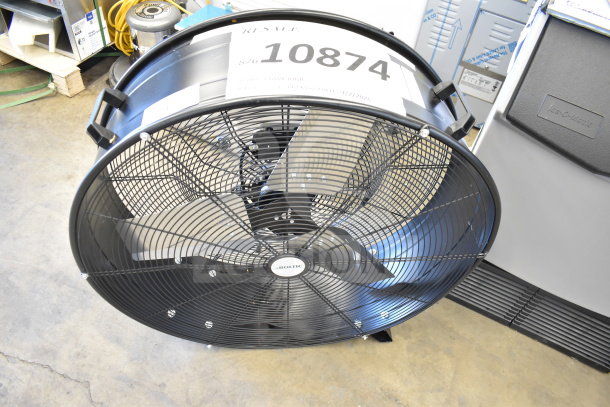 Brand new Boltic 73AVF30MC 30" black drum fan, 3-speed, direct-drive, 9,250 CFM, 120V, 1 Phase, 2/5 hp, scratch and dent.