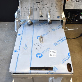 BRAND NEW SCRATCH AND DENT! 2026 Pitco Frialator P18 75 lb. Portable Fryer Oil Filter Machine - 120 Volts, 1 Phase.