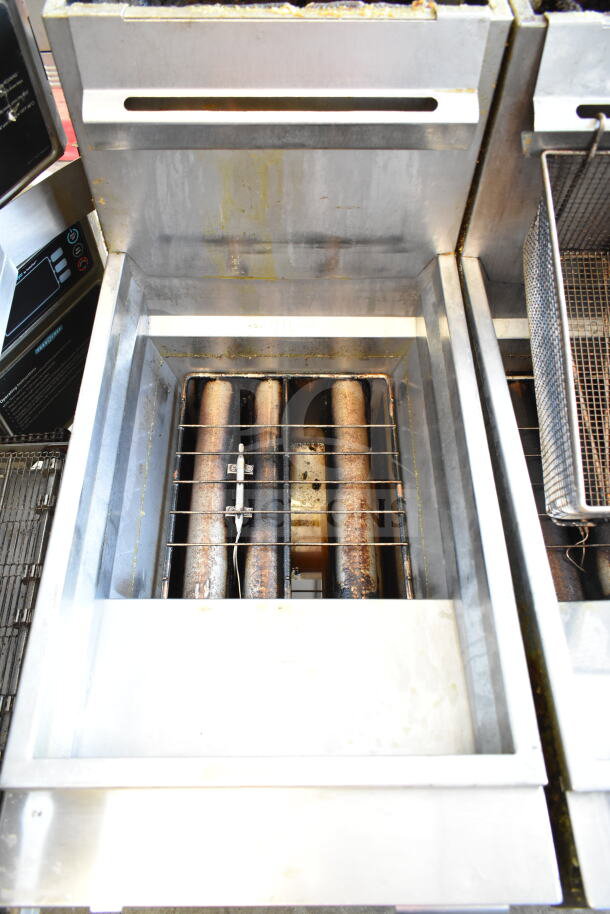 Vulcan 1VEG35M-1 deep fat fryer, natural gas, 69,000 BTU, includes 2 baskets, visible wear, commercial use.