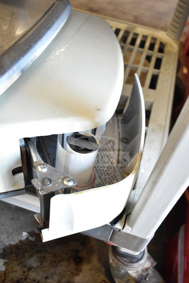Hobart Quantum-1 commercial food portioning scale, missing power cord, tested working, 120V, visible components shown.