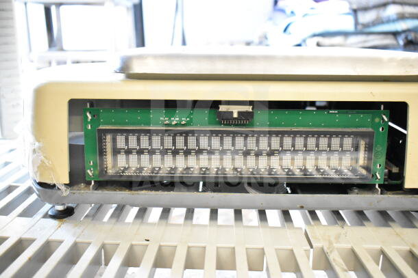 Hobart Quantum-1 commercial food portioning scale, missing power cord, tested and working, 120 volts, good condition.