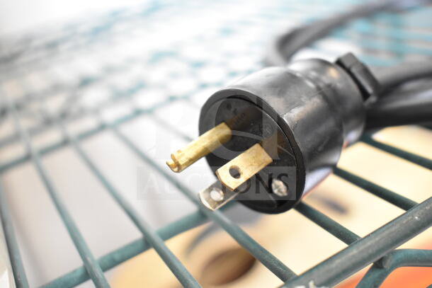 Bonmac HST-103UL Hikari Siphon Bar power cord plug, 120V, in good condition, shown on a metal shelf.