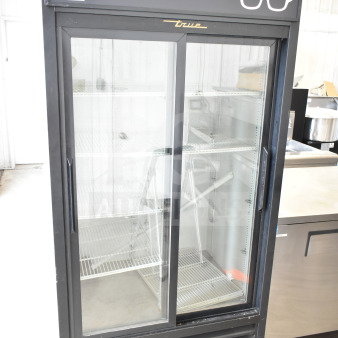True GDM-33-LD Commercial Cooler, 2-door, glass front, 115V, 1-phase, black frame, brand logo displayed.