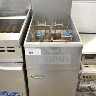 2019 Pitco Frialator natural gas deep fat fryer, 107,000 BTU, on commercial casters. Includes dual fry baskets, stainless steel exterior.