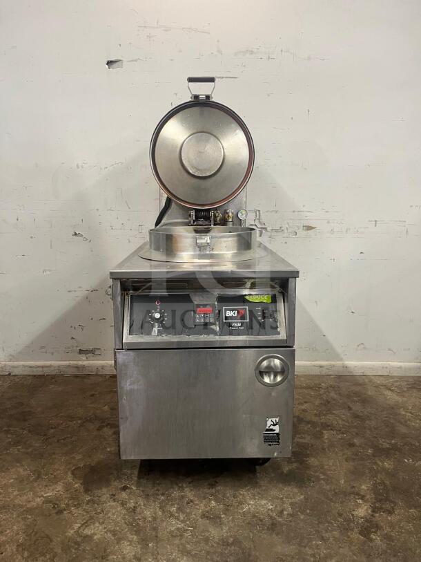 BKI FKM-F 24" electric pressure fryer, manual control, extra-large volume, used, stainless steel, visible control panel.