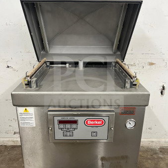 Berkel vacuum packaging machine in very good condition. Stainless steel, model-specific controls, branded labeling visible.