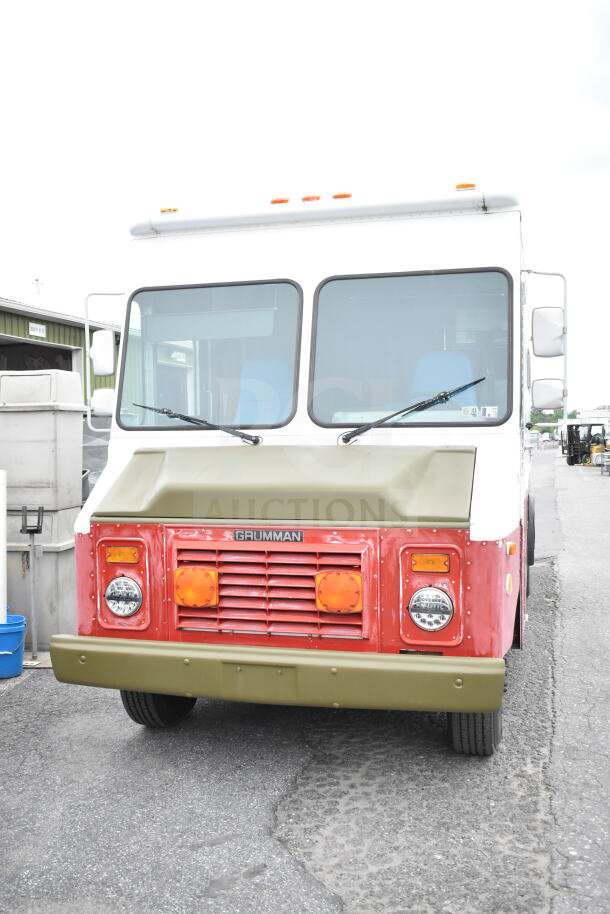 1993 GMC Step Van with Grumman body, vintage design, visible wear, white and green exterior, VIN 1GDHP32K7R3500033.
