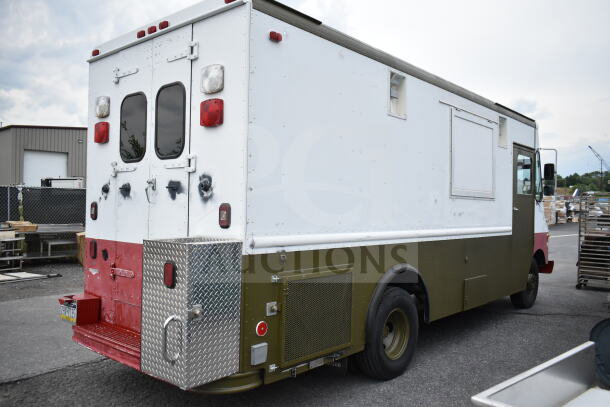 1993 GMC Step Van, VIN 1GDHP32K7R3500033, white and red, rear view, utility design, used condition.