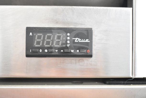 2022 True T-19F-HC Commercial Freezer control panel, displaying digital temperature and True logo.