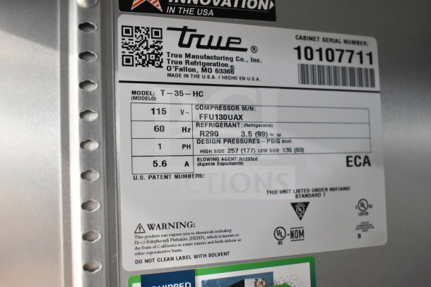 2021 True T-35-HC Commercial 2 Door Cooler label details; 115V, 1 Ph, R290 refrigerant, serial number, and certifications.