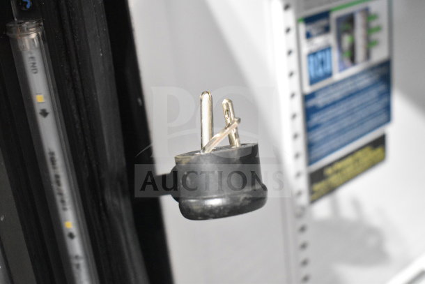 2019 True GDM-72-HC cooler plug detail, 115V, 1 phase, tested and working, with internal fixture visible in background.