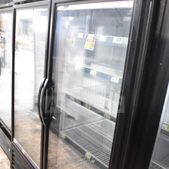 2018 True GDM-49F-HC 2 Door Freezer Merchandiser, tested and working, 115/208-230V, 1 phase, excellent condition.