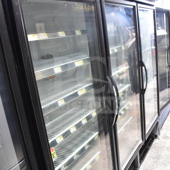 2018 True GDM-72-HC commercial 3-door reach-in cooler merchandiser, tested and working, 115 volts, 1 phase.