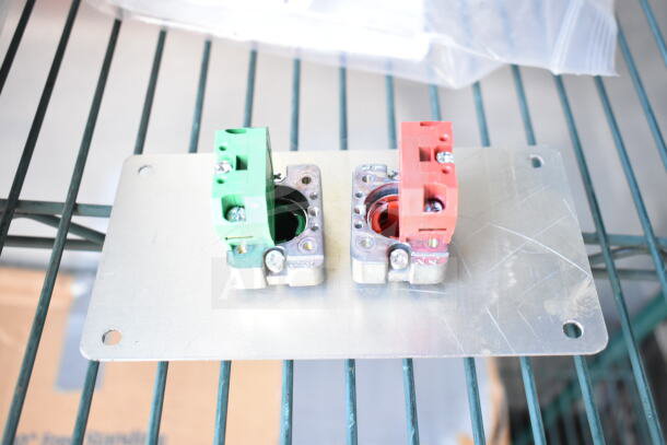 Switch Kit for H-600/L-800, includes a red and green switch mounted on a metal plate, in excellent condition.