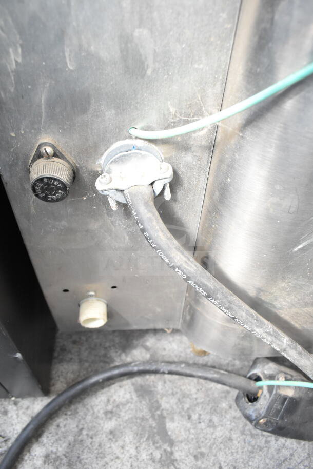 Cecilware CL100-N coffee urn wiring setup, moderate condition with visible wear. Includes connections and control knob.