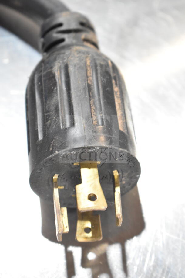 2019 Bunn IC3-DBC Commercial Iced Tea Machine plug view, 120/208V, 1 Phase, showing electrical connector details.