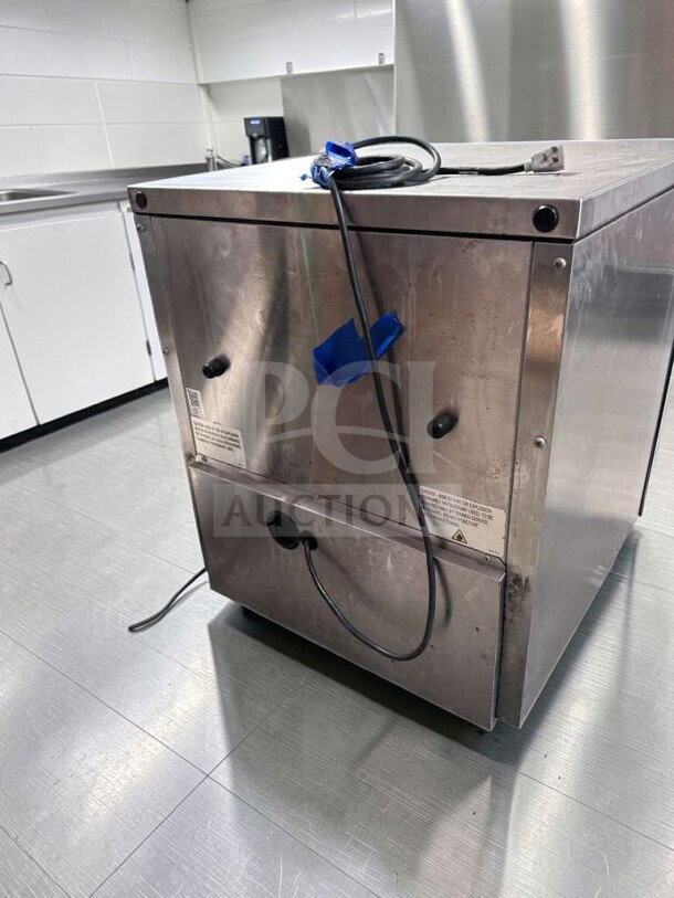 True TUC-27G-HC stainless steel undercounter glass door refrigerator, 27", fully tested, 115V, superior condition.