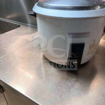 Thunder Group SEJ-50000 commercial rice cooker, large capacity, white exterior, NSF & UL listed, tested, outstanding condition.