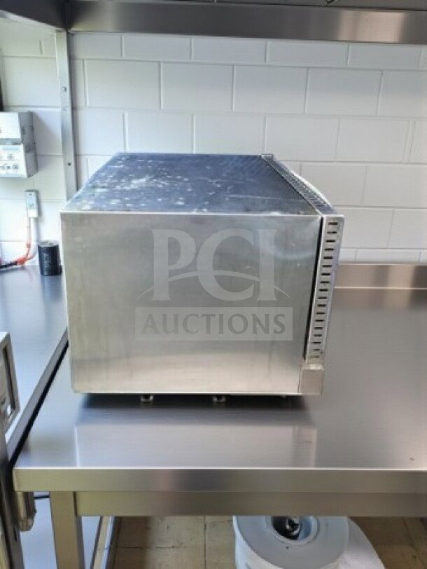 Avantco CO-14 countertop convection oven, stainless steel, flawless condition, 0.8 cu. ft., 120V, 1440W, ETL listed.